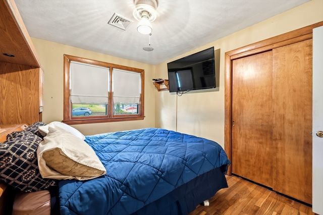 87 Squire Ln, Springfield, MA 01118