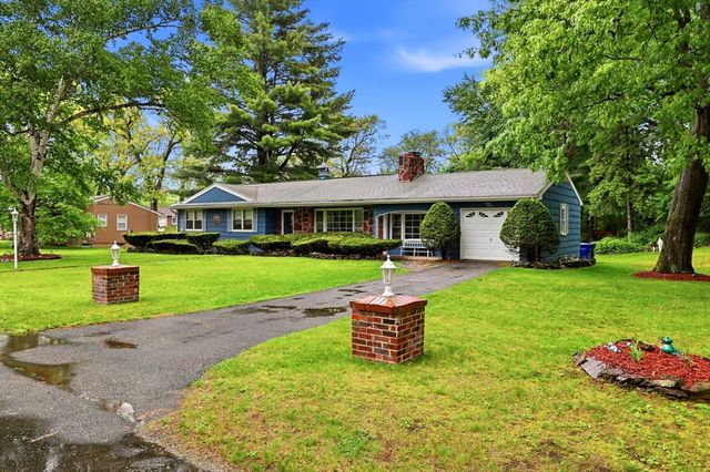 87 Squire Ln, Springfield, MA 01118