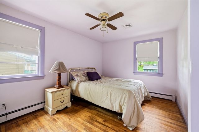 87 Squire Ln, Springfield, MA 01118