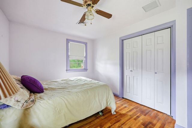87 Squire Ln, Springfield, MA 01118