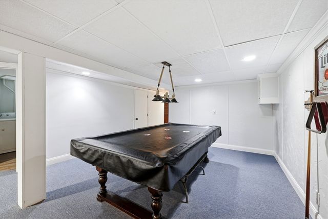 87 Squire Ln, Springfield, MA 01118