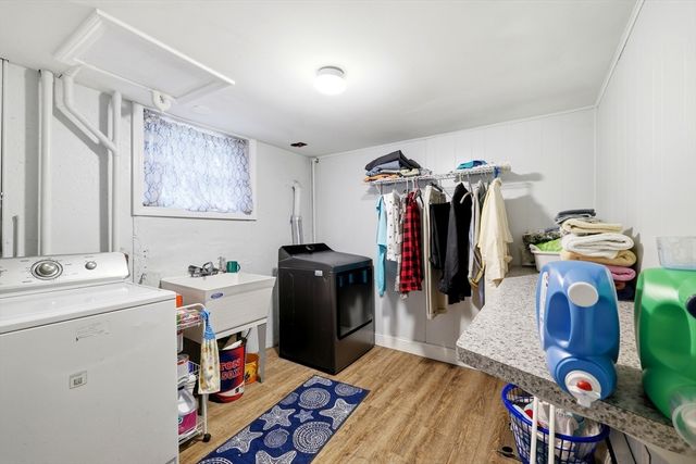 87 Squire Ln, Springfield, MA 01118