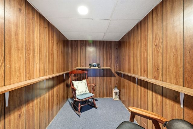 87 Squire Ln, Springfield, MA 01118