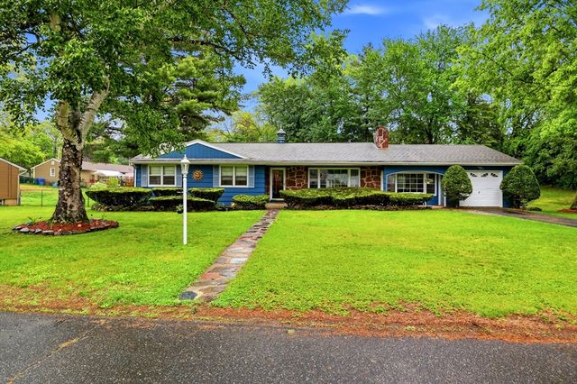 87 Squire Ln, Springfield, MA 01118