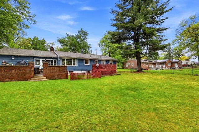 87 Squire Ln, Springfield, MA 01118