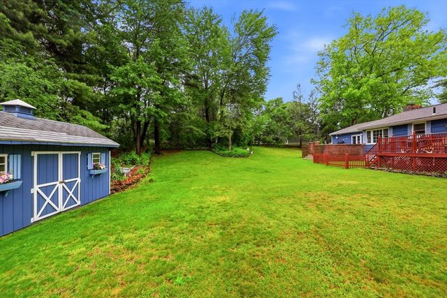 87 Squire Ln, Springfield, MA 01118
