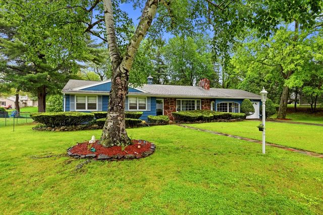 87 Squire Ln, Springfield, MA 01118