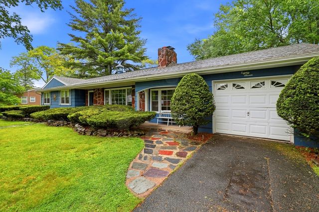 87 Squire Ln, Springfield, MA 01118