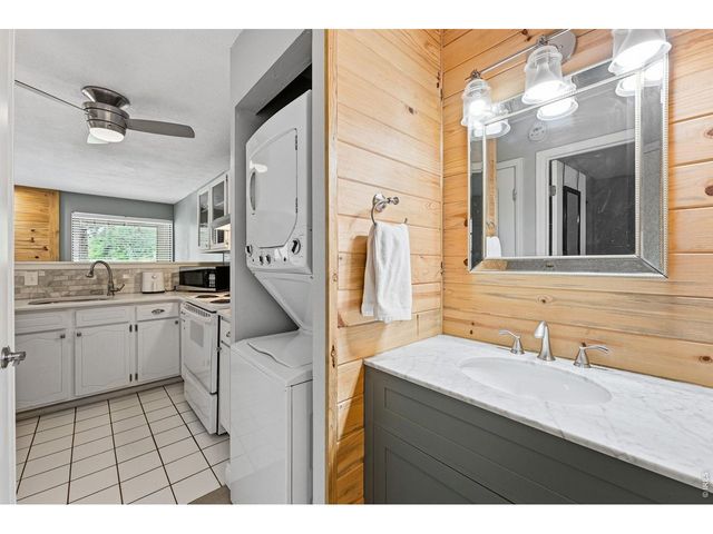 7911 Countryside Dr 131, Niwot, CO 80503