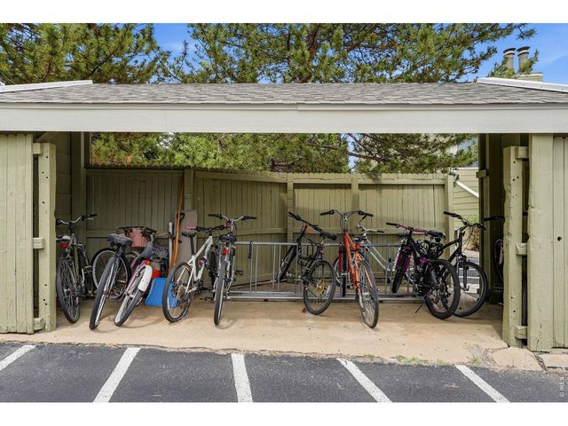 7911 Countryside Dr 131, Niwot, CO 80503