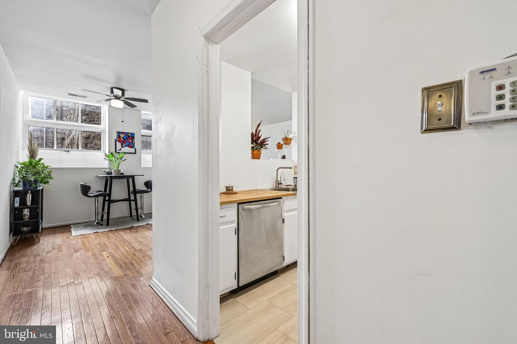 Image 11 of property listing at 1714 PARK AVE #204, Baltimore, MD 21217