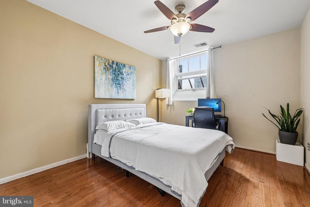 Image 17 of property listing at 1714 PARK AVE #204, Baltimore, MD 21217