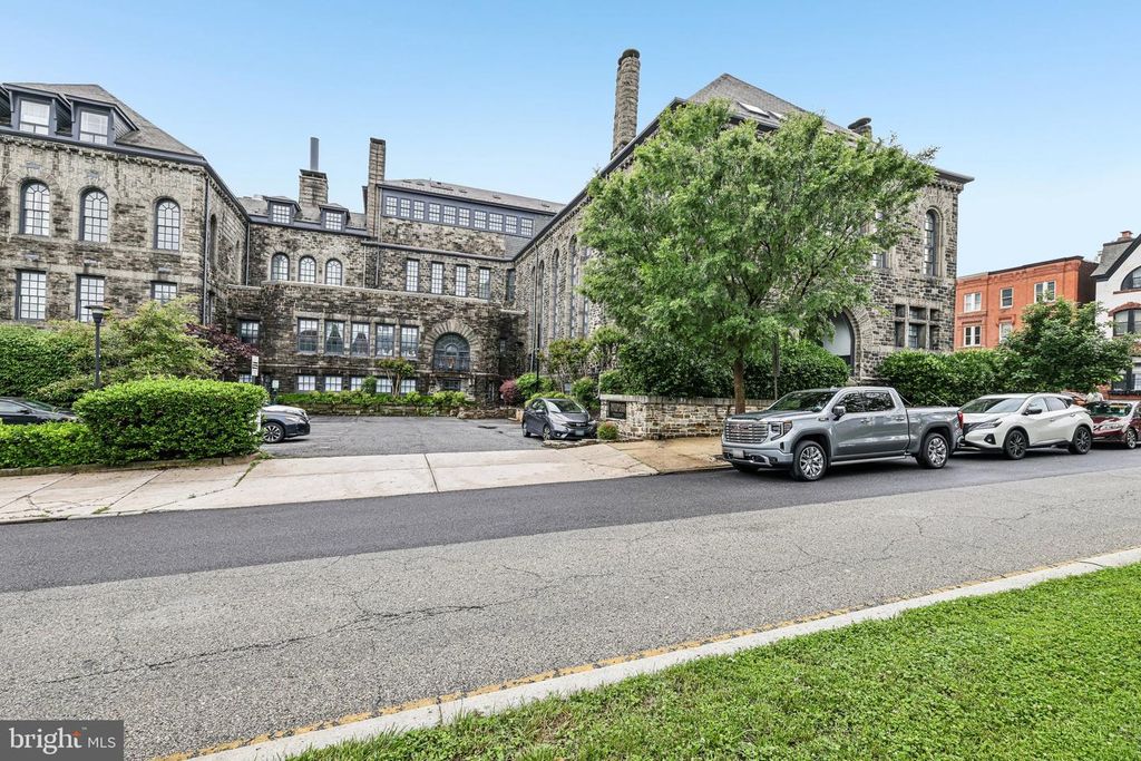 Image 24 of property listing at 1714 PARK AVE #204, Baltimore, MD 21217