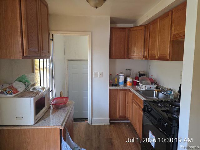 8499 Westwood Street, Detroit, MI 48228