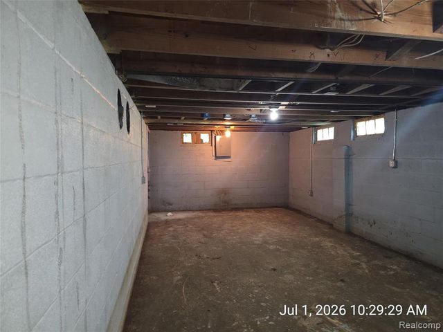 8499 Westwood Street, Detroit, MI 48228