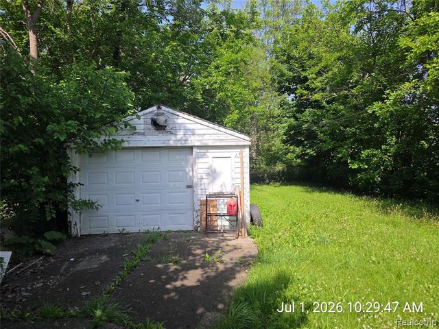 8499 Westwood Street, Detroit, MI 48228