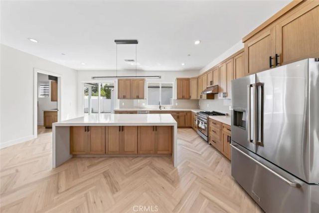 8018 Shadyglade Avenue, North Hollywood, CA 91605