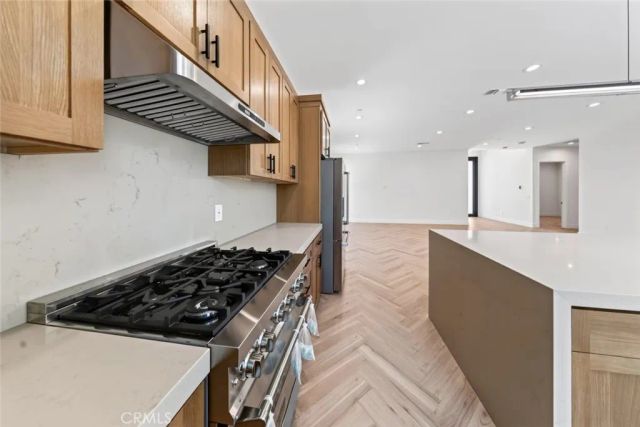 8018 Shadyglade Avenue, North Hollywood, CA 91605