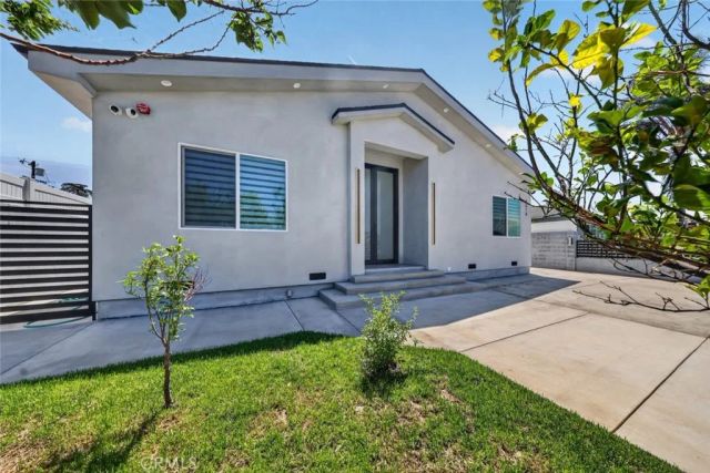 8018 Shadyglade Avenue, North Hollywood, CA 91605