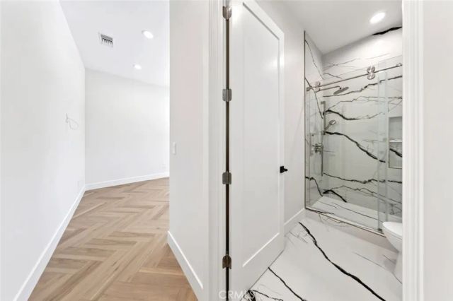 8018 Shadyglade Avenue, North Hollywood, CA 91605