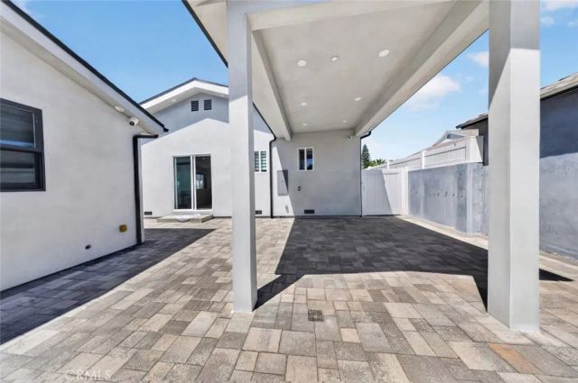 8018 Shadyglade Avenue, North Hollywood, CA 91605