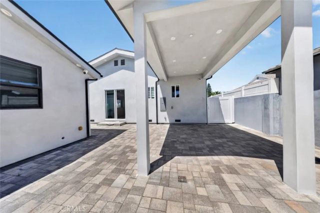 8018 Shadyglade Avenue, North Hollywood, CA 91605