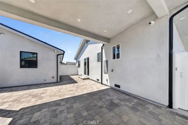 8018 Shadyglade Avenue, North Hollywood, CA 91605