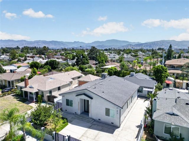 8018 Shadyglade Avenue, North Hollywood, CA 91605