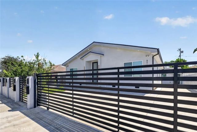 8018 Shadyglade Avenue, North Hollywood, CA 91605