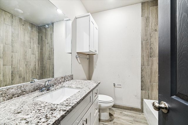 7918 Bowen Street A, Houston, TX 77051