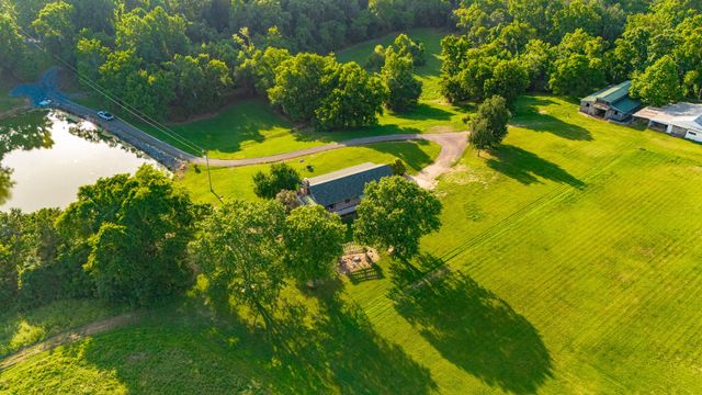 825 Harsh Ln, Castalian Springs, TN 37031