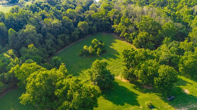 825 Harsh Ln, Castalian Springs, TN 37031