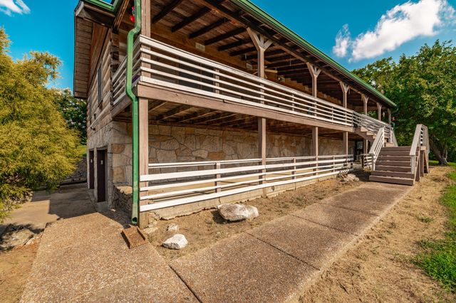 825 Harsh Ln, Castalian Springs, TN 37031