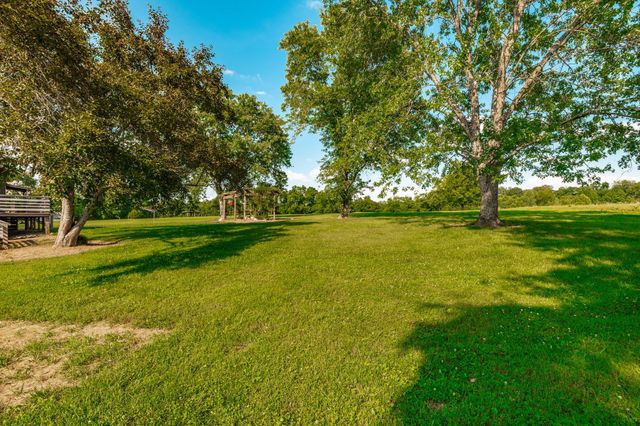 825 Harsh Ln, Castalian Springs, TN 37031