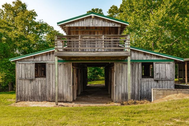 825 Harsh Ln, Castalian Springs, TN 37031