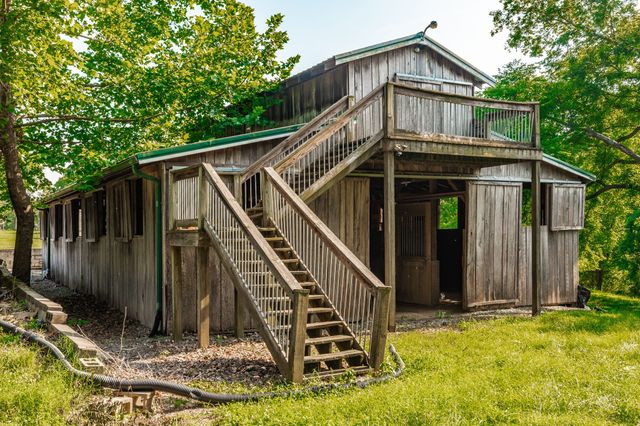 825 Harsh Ln, Castalian Springs, TN 37031