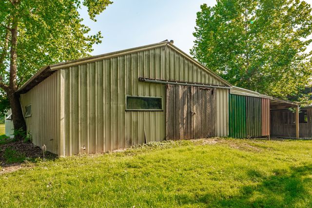 825 Harsh Ln, Castalian Springs, TN 37031