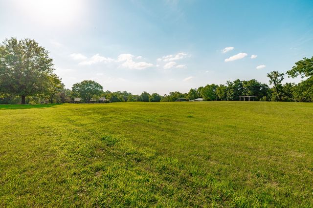 825 Harsh Ln, Castalian Springs, TN 37031