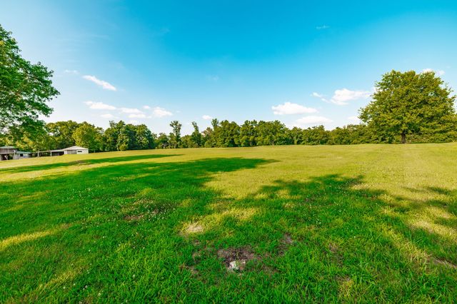 825 Harsh Ln, Castalian Springs, TN 37031