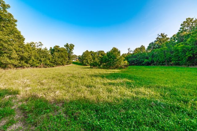 825 Harsh Ln, Castalian Springs, TN 37031