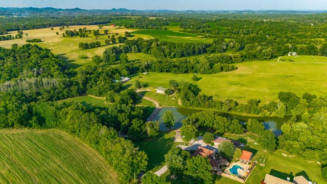 825 Harsh Ln, Castalian Springs, TN 37031