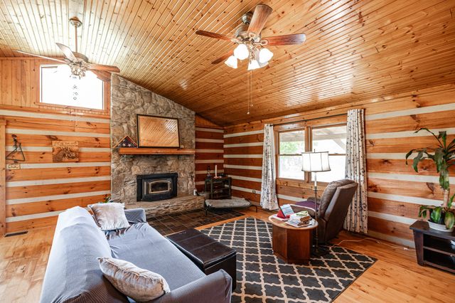 825 Harsh Ln, Castalian Springs, TN 37031