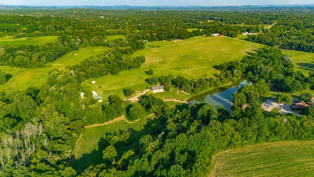 825 Harsh Ln, Castalian Springs, TN 37031