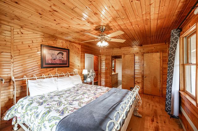 825 Harsh Ln, Castalian Springs, TN 37031