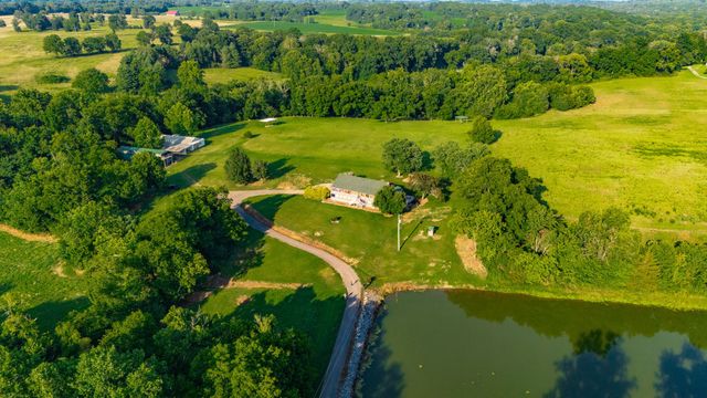 825 Harsh Ln, Castalian Springs, TN 37031