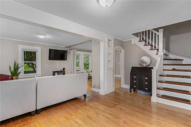 1315 New London Avenue, Cranston, RI 02920