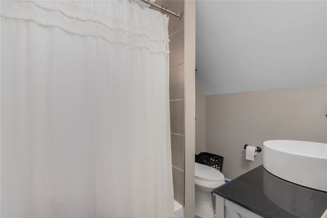 1315 New London Avenue, Cranston, RI 02920
