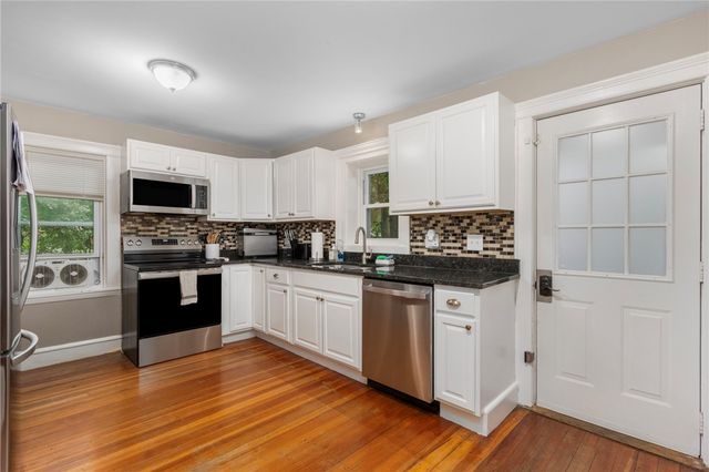 1315 New London Avenue, Cranston, RI 02920