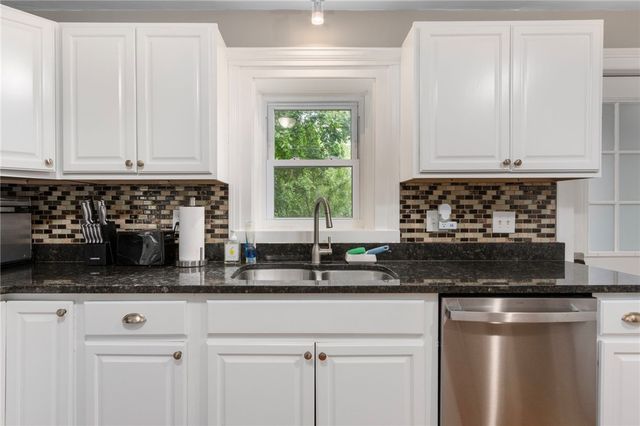 1315 New London Avenue, Cranston, RI 02920