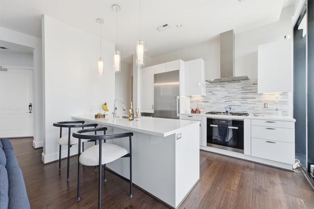 1409 Post Oak Boulevard 2203, Houston, TX 77056